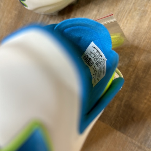 New Under Armour Women's Magnetico Elite 3 FG Soccer Cleats Size 8 Size 9 - Picture 9 of 9